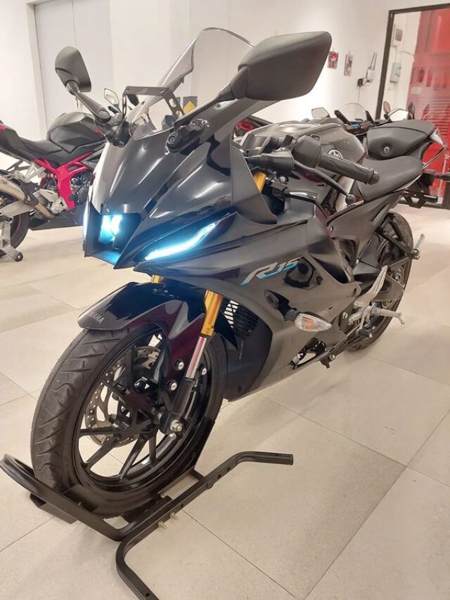 Yamaha YZF R15 V4