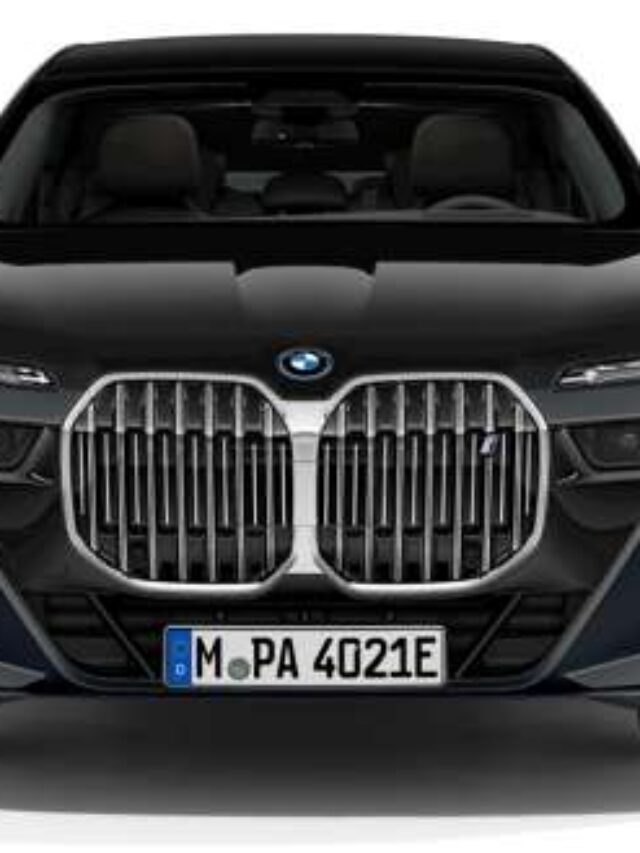 The BMW i7 is an all-electric vehicle, powered by a 105.2-kWh battery pack that produces 516 horsepower and 611 lb-ft of torque.